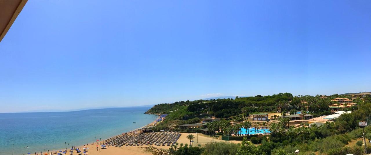 Appartamenti E Stanze Onde Blu Ле Кастела Екстериор снимка