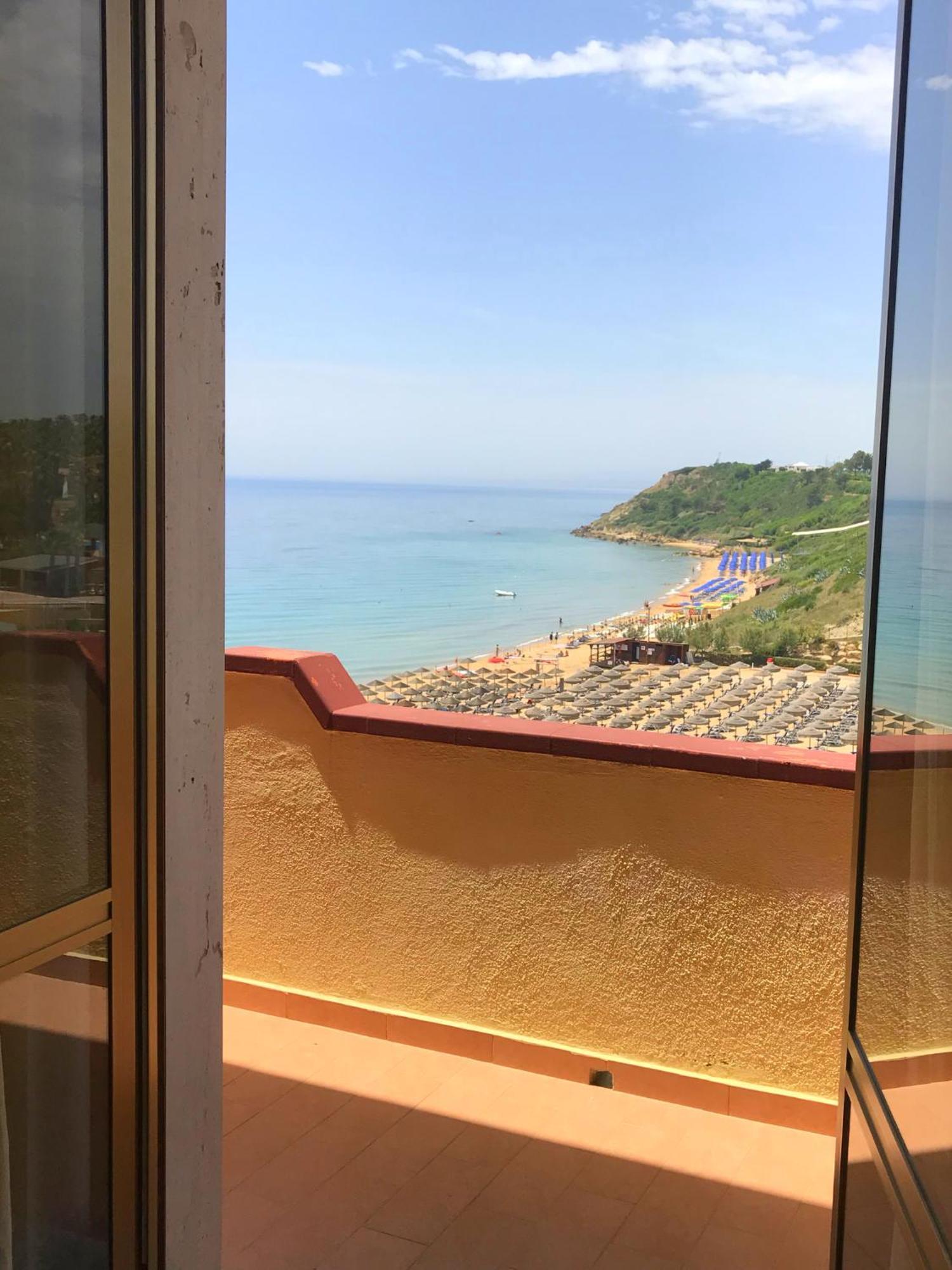 Appartamenti E Stanze Onde Blu Ле Кастела Екстериор снимка